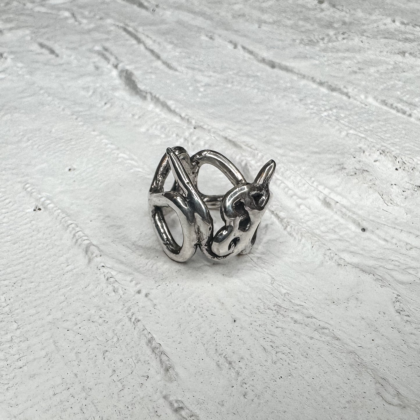 Free-Hand Horn Ring