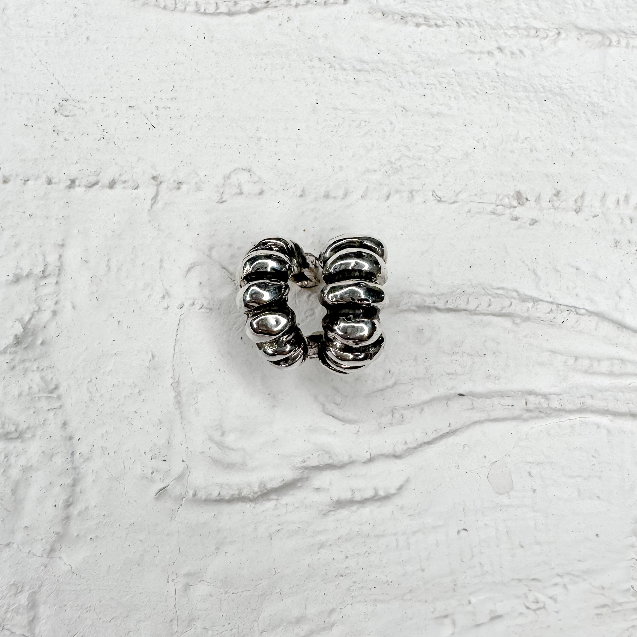 SWALLOWTAIL EAR CUFF