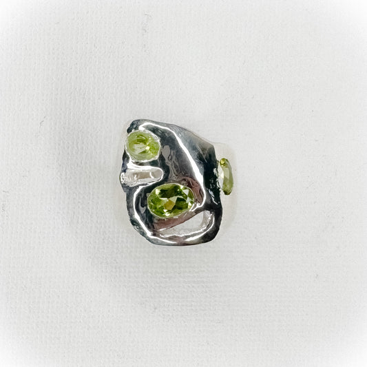 Three peridots Ring