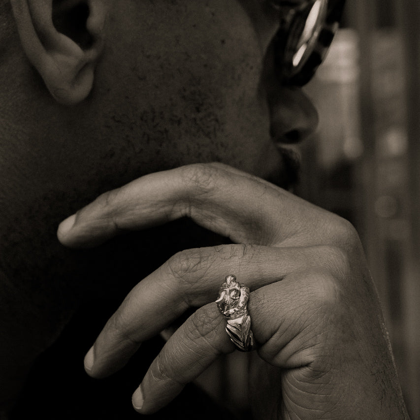 THE GOLDEN MORNING STROLL BUG