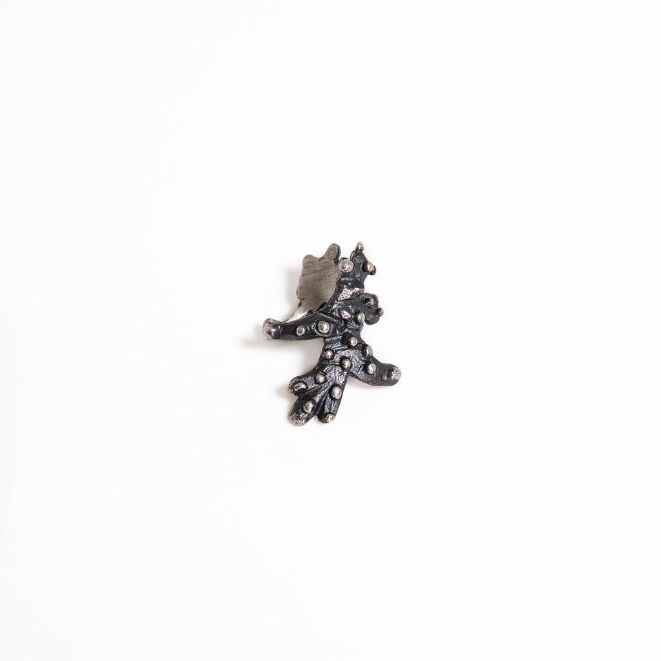 THE FLOWER MANTIS BUG EAR CUFF