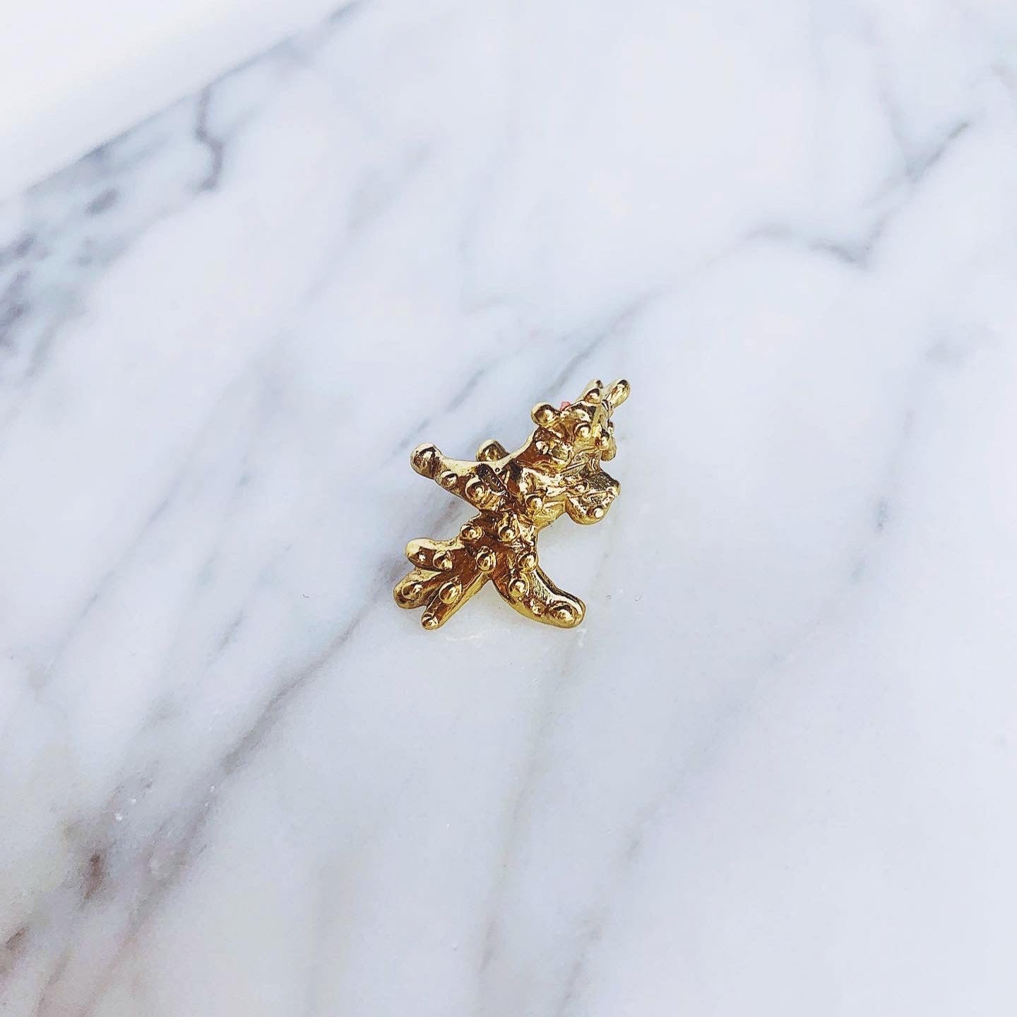 THE FLOWER MANTIS W/ BLACK DIAMONDS