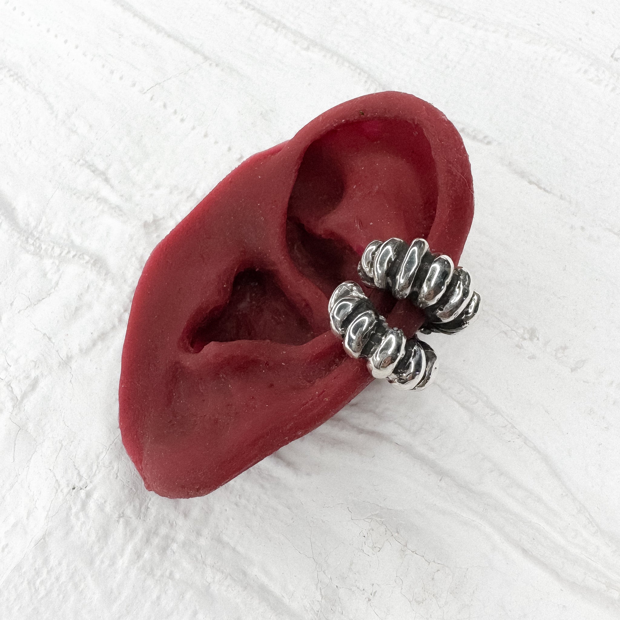 SWALLOWTAIL EAR CUFF