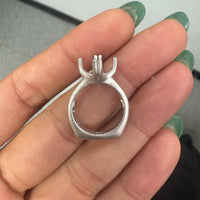 Princess-Cut Engagement Ring in Platinum