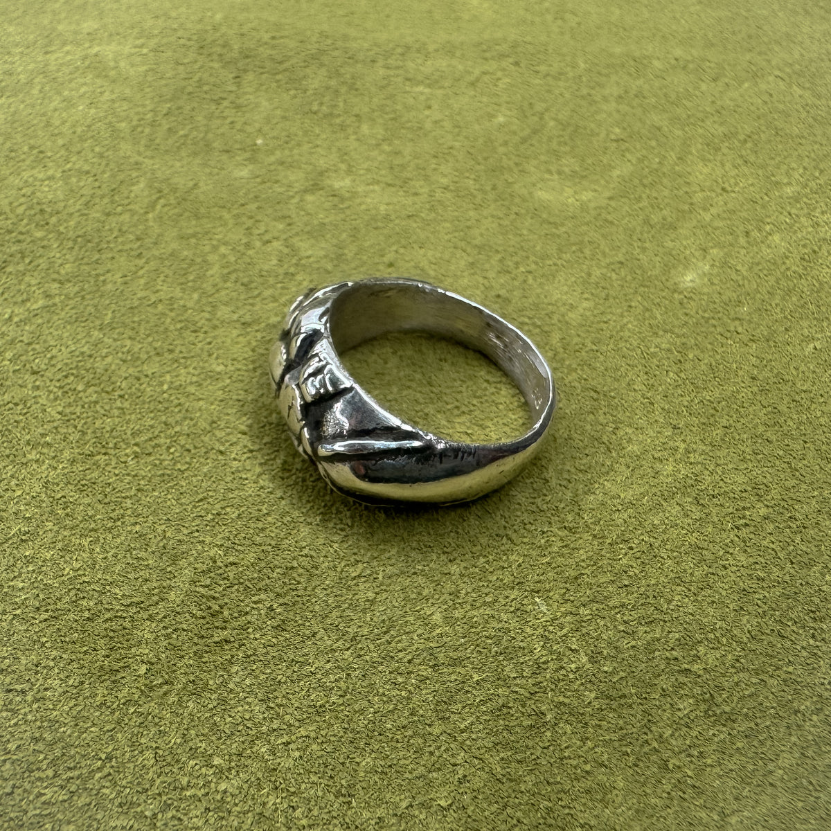 Easal Ring