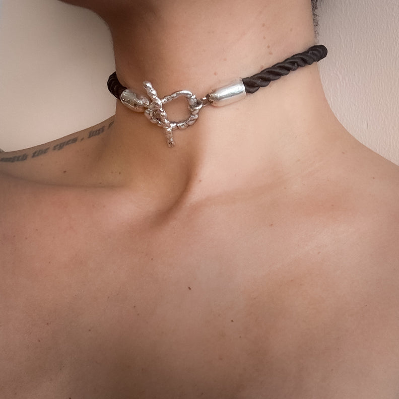 The Garden Key chocker necklace