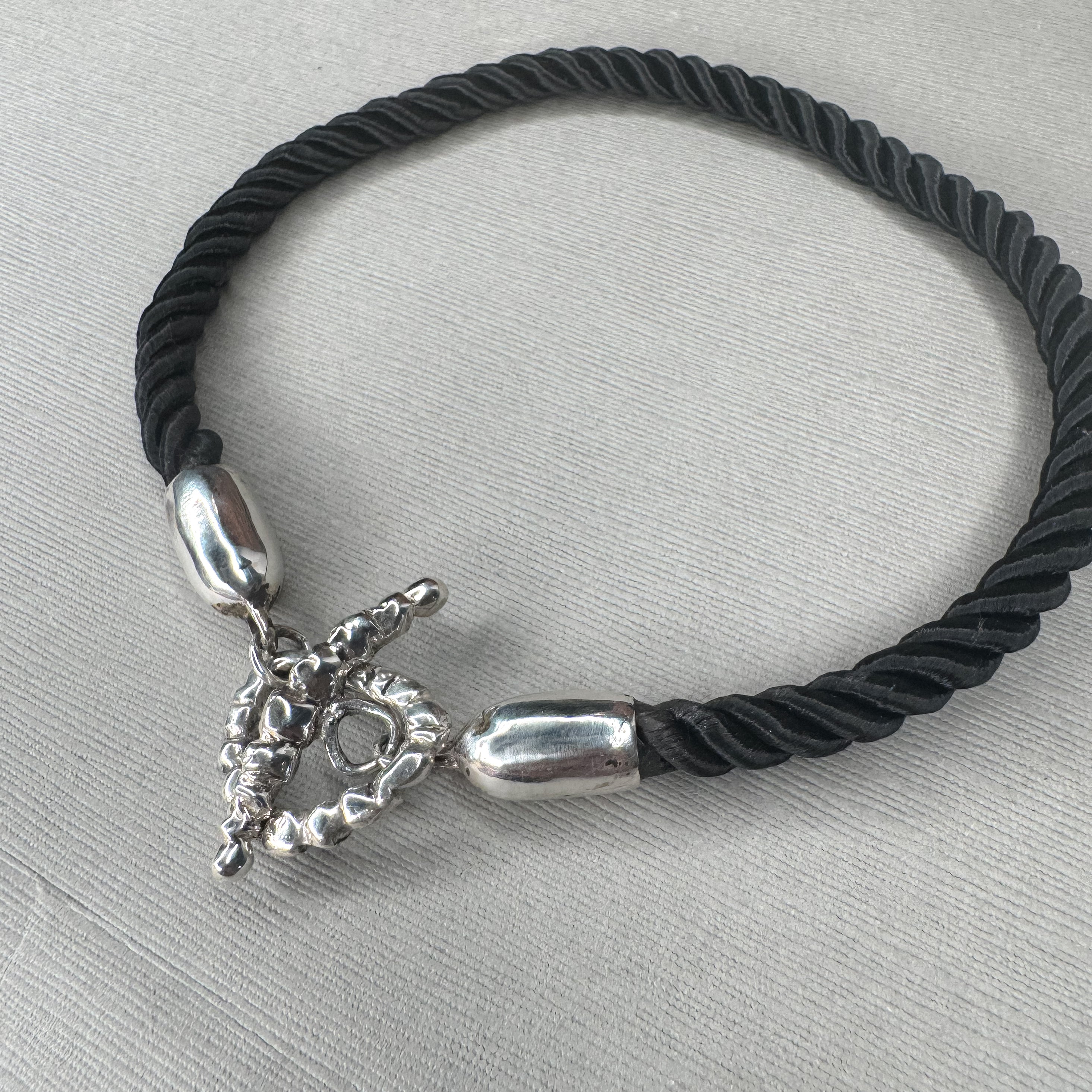 The Garden Key chocker necklace