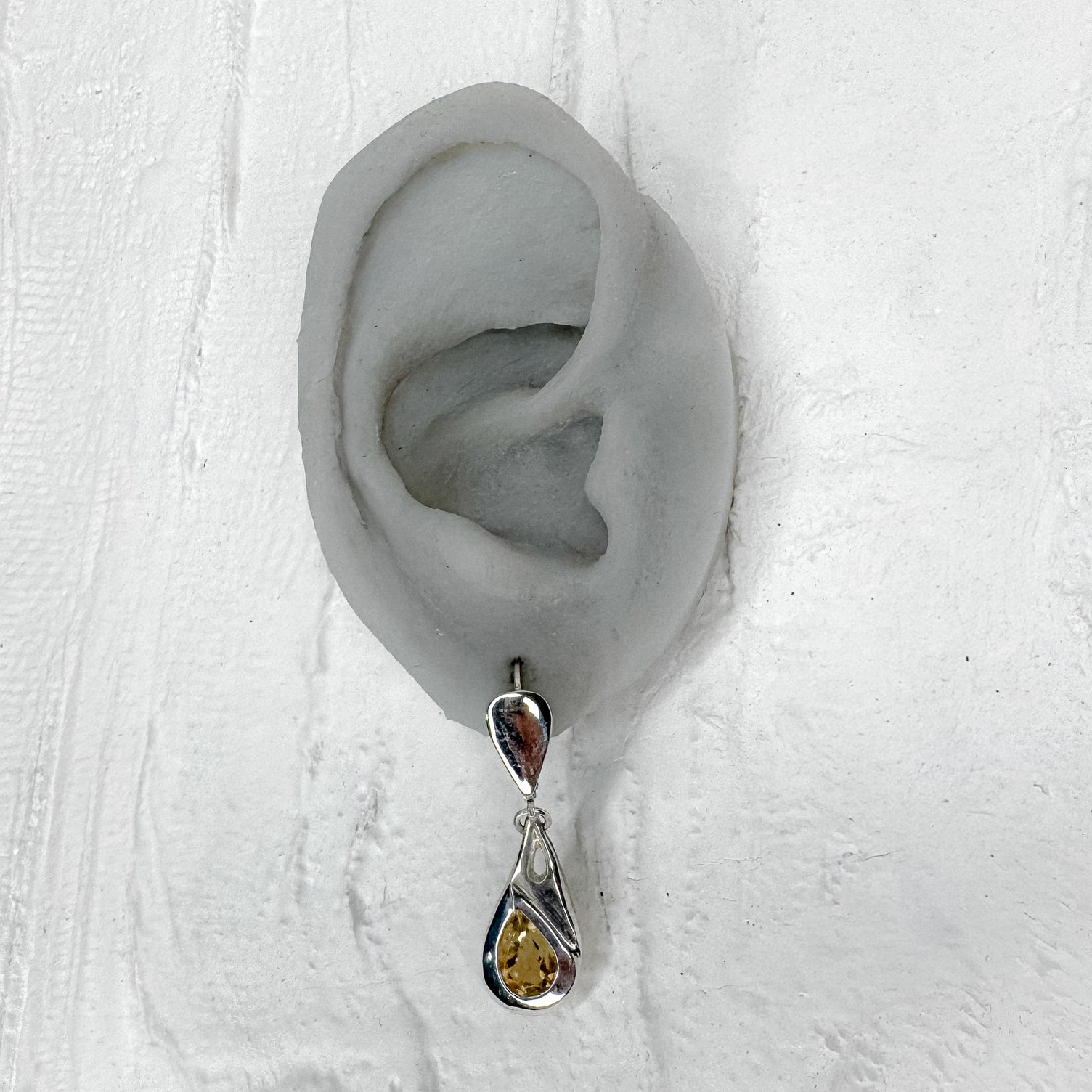 Free-Hand Cat Eye Earrings Set