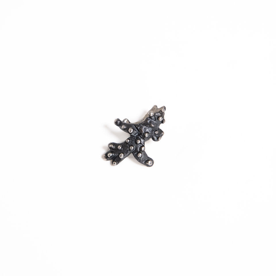 THE FLOWER MANTIS BUG EAR CUFF
